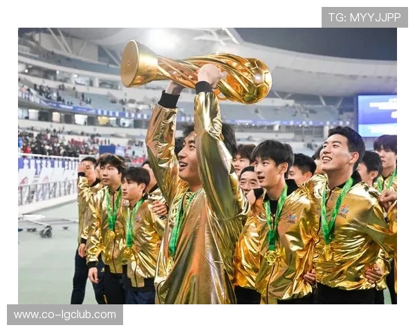 凯文领衔攻守兼备的足球队奋勇前行 力争顶级联赛冠军 凯文领衔攻守兼备的足球队奋勇前行 力争顶级联赛冠军